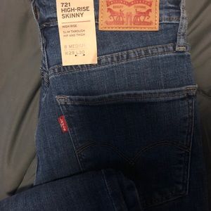 Levi’s 721 High Rise skinny jeans